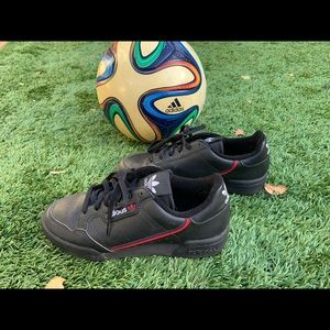 Kids Adidas sneakers - like new! Size 4